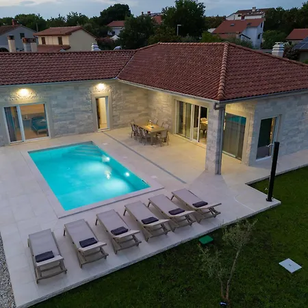 빌라 House Fuska Pinezići